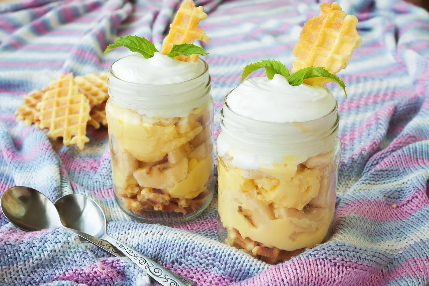 Healthy lunch. Banana pudding in a jar